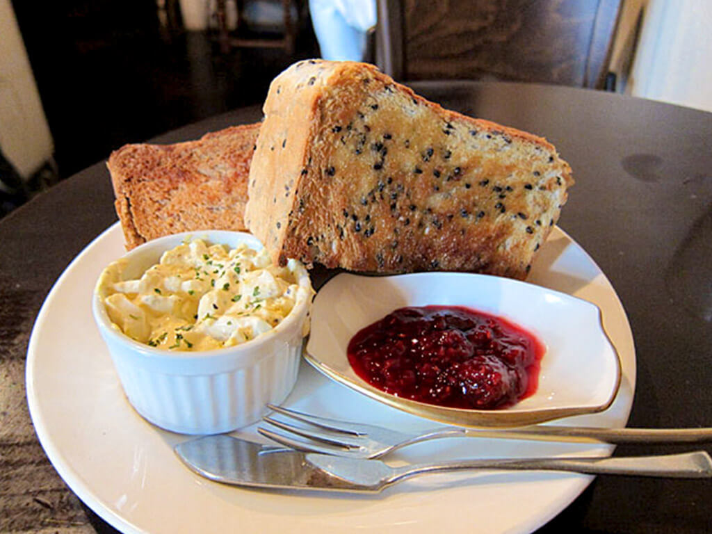 One of the two types of Morning Service at Cafe de Sara.