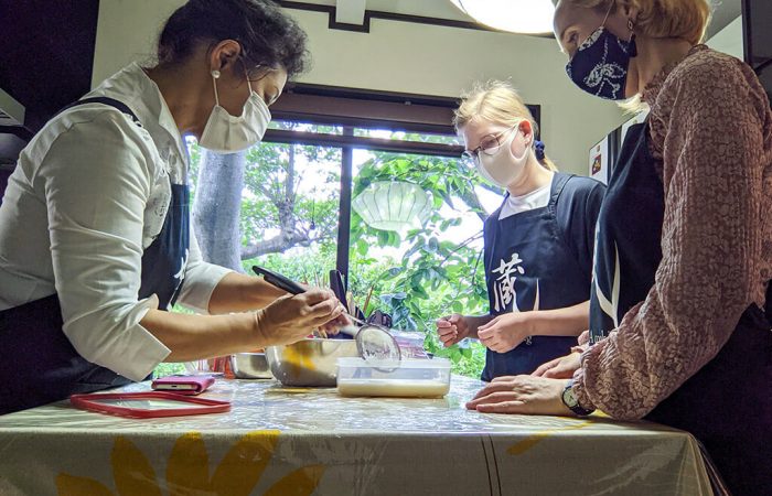 Making Uiro Japanese jelly