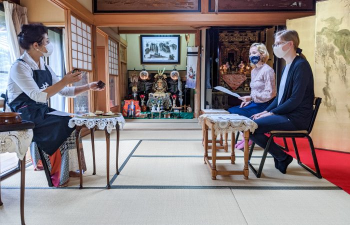 Explanation of utensils during a tea ceremony