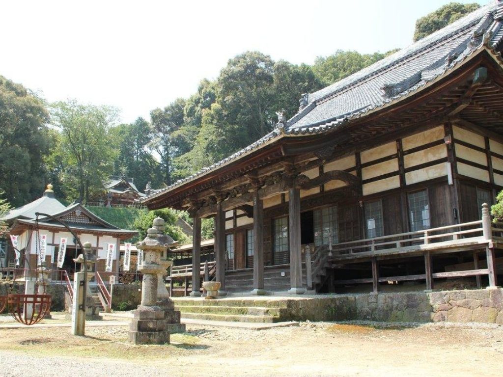 Hozoji temple is a vital part of history in Okazaki.
