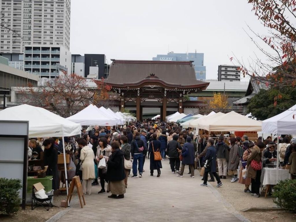 With its frequent schedule, Higashi Betsuin Morning Market is one of the more easily accessible. 